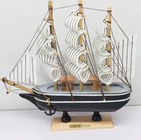 Modèle de voilier méditerranéen miniature avec base, ornement de table sur le thème de l'océan côtier pour la décoration de la maison ou du bureau