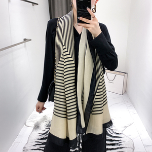Sciarpa Lunga di Lusso per Donna con Design Multi-Stampato, Scialle Lungo, Hijab Molto Morbido al Tatto, Sciarpe Lunghe per Signora - Product Image 3