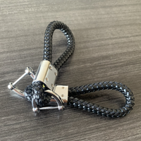 Porte-clés en métal tressé en cuir avec logo de voiture plaqué, idéal pour les souvenirs et les promotions – Vente en gros