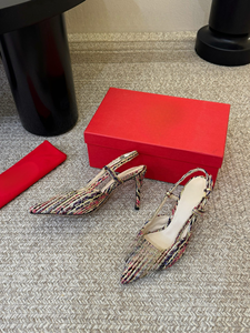 Breathable moisture-wicking lining keeps feet dry and comfortable during extended wear Valen - Product Image 3