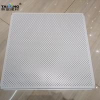 Dalles De Plafond 60x60 Aluminium 600X600 Feuille de plafond métallique Plaque perforée Panneau de plafond en aluminium