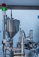 Equipo de Jeringas de Plástico con Tapón Automático para Llenado de Adhesivos Industriales