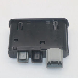 Hub multimédia OEM avec port de charge USB auxiliaire 68294075AA pour 17-23 pour Chrysler pour <span class=keywords><strong>Dodge</strong></span> Auto Electrical System Product - Product Image 3