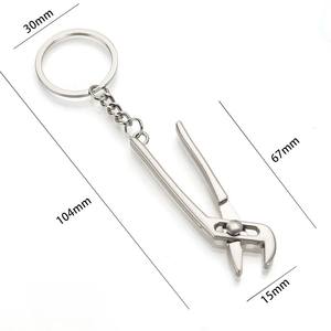 Auto Gereedschap Sleutelhangers Voor Mannen Auto Sleutelhanger Combinatie Draagbare Mini Utility Zaksluiting Liniaal Moersleutel Tang Sleutelhangers - Product Image 6