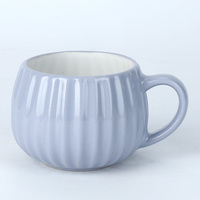 Mug à café en céramique côtelée nordique en gros – Tasse en porcelaine cannelée minimaliste en forme de citrouille avec grande poignée
