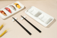 Ensemble de baguettes en fibre de verre noir et blanc, 2 paires, avec assiettes en céramique blanches et supports à baguettes, pour les affaires