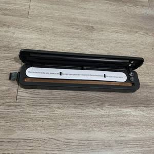 Machine d'emballage sous vide alimentaire avec sacs sous vide en plastique pour la conservation des aliments à usage domestique et en cuisine, modèle LM30018 - Product Image 2