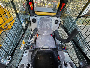 मिनी ट्रैक स्किड स्टीड लोडर त्वरित परिवर्तन के साथ XC7-TV12 - Product Image 5