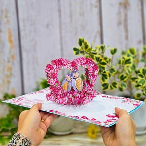 Tarjeta de felicitación emergente en forma de corazón con flores de cerezo y pájaros azules para regalo de amor en el Día de San Valentín - Product Image 3
