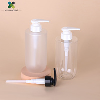 Bouteilles de shampooing et revitalisant à épaule plate de 500ml personnalisées Bouteilles de lotion PET en plastique transparent givré blanc avec pompe