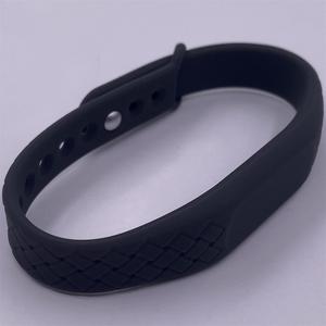 Pulsera de Silicona NFC Personalizada de Alta Calidad GSC con Chip 1K y Logotipo Grabado con Láser T5577, Pulsera de Sílice en Oferta - Product Image 5