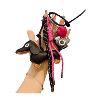 Luxe de haute qualité teckel porte-clés en cuir PU tissage corde sac à main breloques accessoires porte-clés avec chiot chien porte-clés
