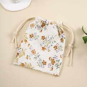 Serviette à bavoir pour bébé en coton pur imprimé à double couche avec cordon de serrage, serviette <span class=keywords><strong>apaisante</strong></span>, petit sac de rangement pour articles, sac à vêtements - Product Image 2
