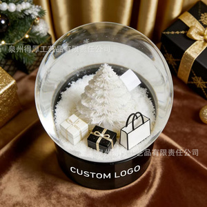 Globe à neige miniature personnalisable, cadeau décoratif de Noël avec option de logo et de texte, boule de cristal ronde pour bureau - Product Image 1