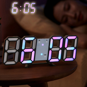 工場クリエイティブRGBカラフルデジタル発光LED 3D壁掛け＆卓上目覚まし時計、リビングルーム用静音発光電子時計 - Product Image 3