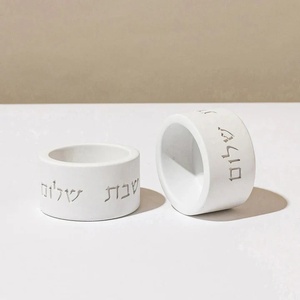 Portacandele Artigianale Elegante in Cemento per Shabbat con LOGO - Product Image 5