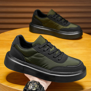 Chaussures de skate basses imperméables pour hommes en toile parapluie, semelle souple en EVA collée à froid, légères et décontractées - Product Image 4