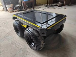 Petit véhicule terrestre électrique tout-terrain à 4 roues motrices (UGV) sans pilote avec chenilles en caoutchouc pour le transport de marchandises, robot UGV - Product Image 4