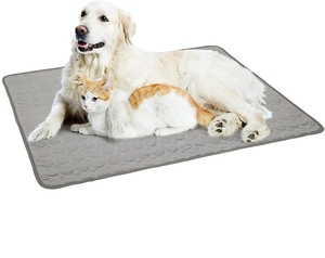 Alfombra Refrescante para Perros, Lavable, con Diseño Moderno, de Seda, Activada por Presión, Enfriable, para <span class=keywords><strong>el</strong></span> Verano - Product Image 1