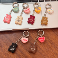 Breloque Ourson Mignon aux Couleurs Vives avec Lettre et Cœur, Amusante et Adorable pour Enfants, Porte-clés, Pendentif pour Sac de Téléphone, Breloque pour Écouteurs, Cadeau