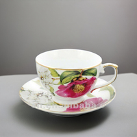 Tasse à café et soucoupe en céramique de chine de bonne os ensemble de tasses à boire personnalisables certifiées UE en porcelaine à motif floral moderne