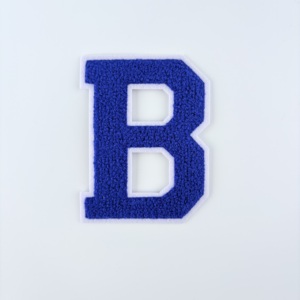 Parches de Letras de Chenilla de 4.5'' de la A a la Z en Color Azul, Parche Bordado con Copos de Nieve, Parches Termoadhesivos de Letras de Chenilla, Letras de Parche Económicas - Product Image 3