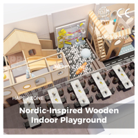 Aire de jeux intérieure moderne en bois avec mur à balles, espace familial, style nordique, multi-niveaux, personnalisable, divertissement pour enfants