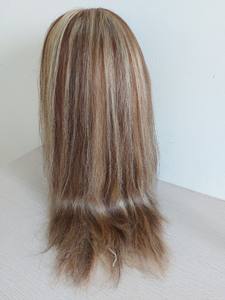 Vente en gros Perruque sans colle antidérapante en soie, nouée à la main, avec naissance des cheveux, brun blond, perruque haute extensions de cheveux humains - Product Image 4