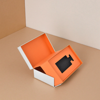 Boîte cadeau personnalisée de présentation de parfum cosmétique de luxe par stratification brillante et design à la mode