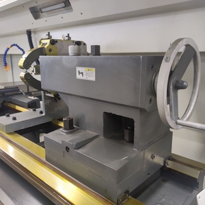 Tour à lit plat horizontal CK6136, petite machine de précision, atteint une précision de positionnement de 0,015 mm pour le travail des métaux - Product Image 4