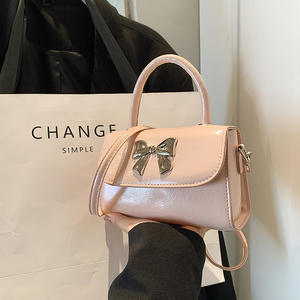 Sacs à bandoulière de mode en gros pour femmes 2024 Nouveau petit sac bandoulière en PU avec chaînes et fermeture éclair, sangle unique, été hiver - Product Image 4