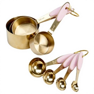Juego de Tazas y Cucharas Medidoras de Acero Inoxidable Dorado con Mangos Rosados, Diseño Apilable, Resistente al Calor, Ecológico, para Cocina - Product Image 1