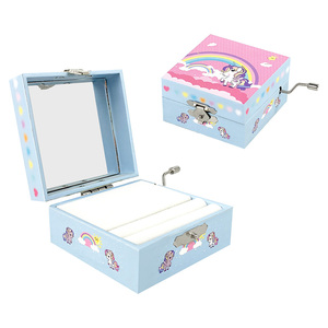 Boîte à musique personnalisée Yiyu avec manivelle, boîte à bijoux en bois Lago des cygnes, cadeau portable pour enfants, boîtes à musique avec chansons personnalisées - Product Image 1