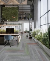 Dalles de moquette commerciales haut de gamme en stock, revêtement de sol modulaire haut de gamme classe 33, usage intensif, certifié CRI Green Label Plus