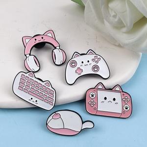 Alfileres de dibujos animados bonitos y creativos al por mayor, alfileres metálicos con cabeza de gato, alfiler de ropa de Metal con temática de hadas, consola de juegos, mango de ratón, alfileres de teclado - Product Image 3