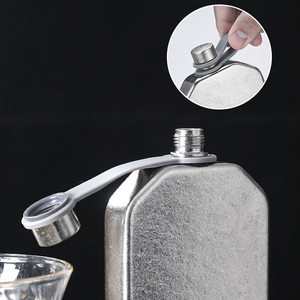 Gourde en titane portable 200 ml (6,76 oz) ultralégère pour whisky, liqueur et alcool – Accessoire <span class=keywords><strong>de</strong></span> <span class=keywords><strong>camping</strong></span> - Product Image 4