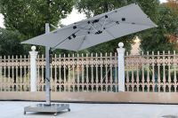 Payung Taman Aluminium Cantilever Desain Modern Furnitur Luar Ruangan Payung Patio Tahan Air Radius 1,75m