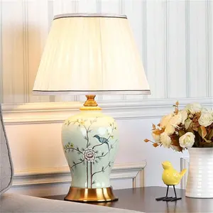 Luminária de mesa de cerâmica moderna, venda quente de lâmpada de mesa led de luxo, lâmpada de tecido criativa para casa, sala de estar, escritório, quarto, hotel