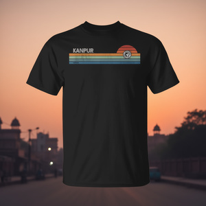 T-shirt promotionnel style rétro Kanpur Inde Uttar Pradesh, motif rayures synthétiques arc-en-ciel coucher de soleil rétro - Product Image 3