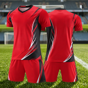Ensemble maillot et short de football rouge personnalisé, uniforme d'équipe sublimé, vêtements de sport athlétiques en gros - Product Image 2