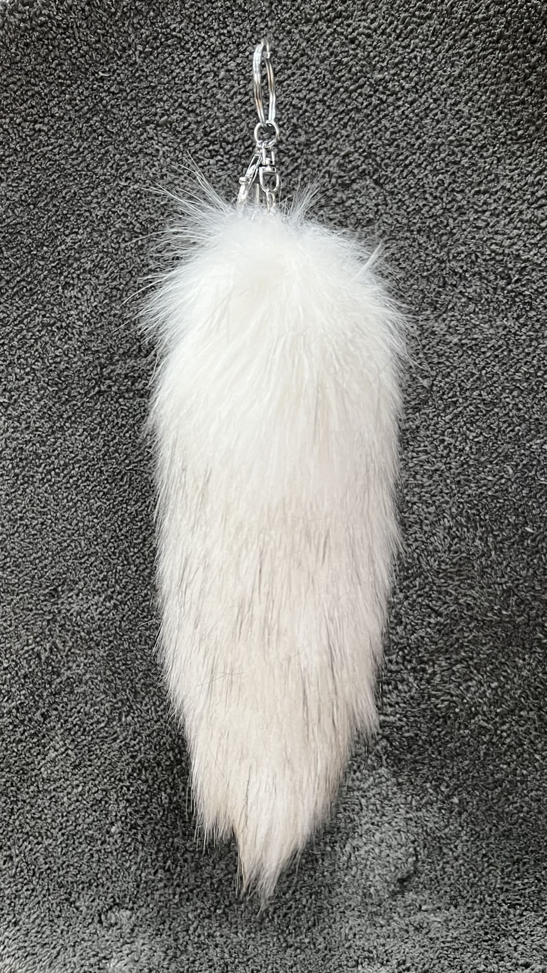 Fond blanc-pointe noire-longueur des cheveux 25 cm