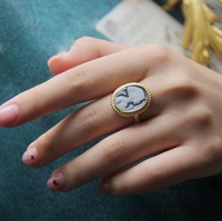 Benutzer definierte minimalist ische Aussage Feiner Schmuck Ägypten Königin Nofretete Zodiac Style Gravierter Achat Cameo 925 Silber 18 Karat vergoldeter Ring