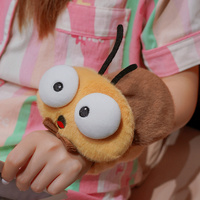 Nouveauté Peluche Cafard Clap Cercle Jouets Slap Snap Wrap Bracelet Bracelet Dessin Animé Aile Extensible Doux Cafard Slap
