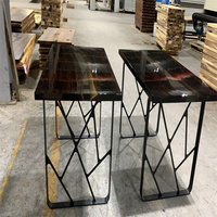 Pabrik menyesuaikan desain Modern Mewah Dapur restoran padat Walnut lempengan kayu epoksi Resin Sungai meja makan atas