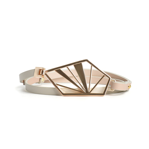 Cinturón de cuero para <span class=keywords><strong>mujer</strong></span> con hebilla de metal geométrica en forma de abanico Correa de cintura minimalista de moda para traje de vestir - Product Image 3