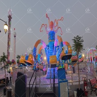 Nouveau Style Big Octopus Super Swing Ride En Acier Fibre De Verre Multicolore LED Intérieur/Extérieur Funfair Attraction pour Parcs D'aventure