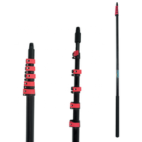 Perche télescopique de nettoyage classique rouge avec poignée extensible en aluminium pour l'entretien des toits et des gouttières, légère et facile à utiliser