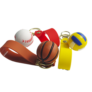 Llavero de PVC con diseño de pelota de dibujos animados, nuevo, al por mayor, ligero, duradero, con logotipo personalizado - Product Image 3