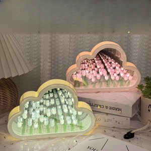 Nuage créatif Veilleuse USB Anniversaire Printemps Tulipanes Lampe LED Résine Fleurs Artificielles Art Déco Vase Mural Salon - Product Image 6