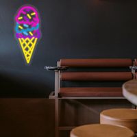 Luminaire suspendu en forme de cornet de crème glacée néon, design épuré et tendance, avec contrôle de luminosité réglable, idéal pour les salons de thé, les diffusions en direct et Noël